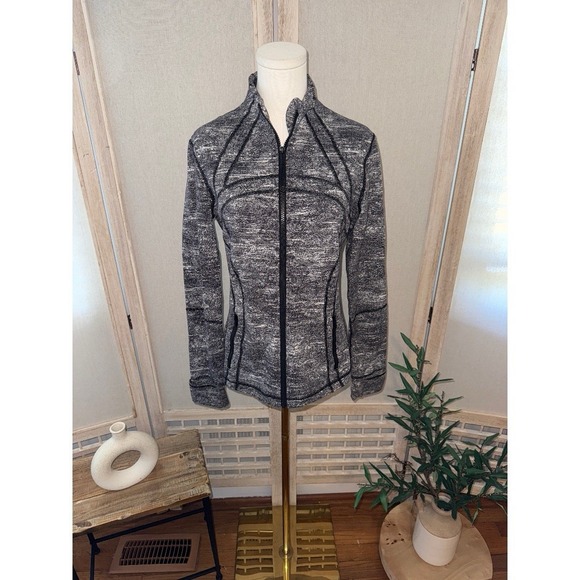 Lululemon Define Jacket Size 10 Womens Yoga Stretch Thumbholes Workout Gym - Picture 2 of 9